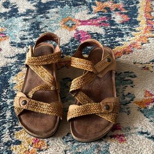 Taos sandal size6.5